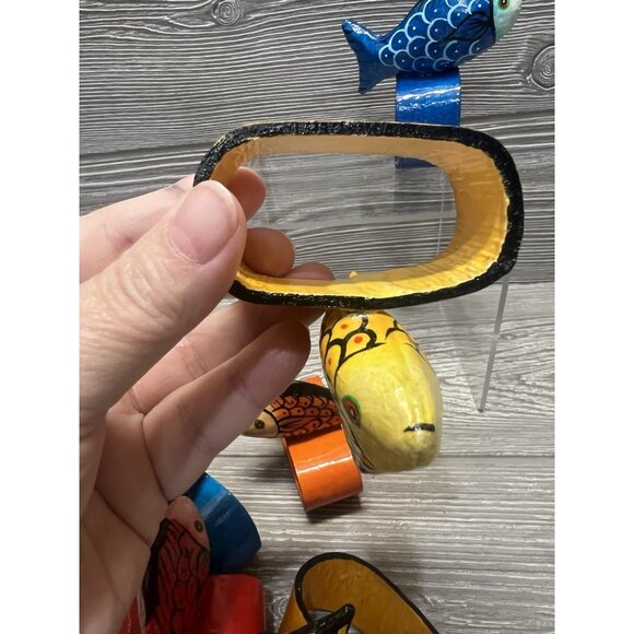 Colorful Hand Painted Thin Wood Paper Mache Fish Napkin Rings Set of 8 Cabo 1994 - Picture 7 of 8